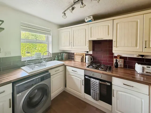 Parthenon Close, Pleasley, NG19, photo 3
