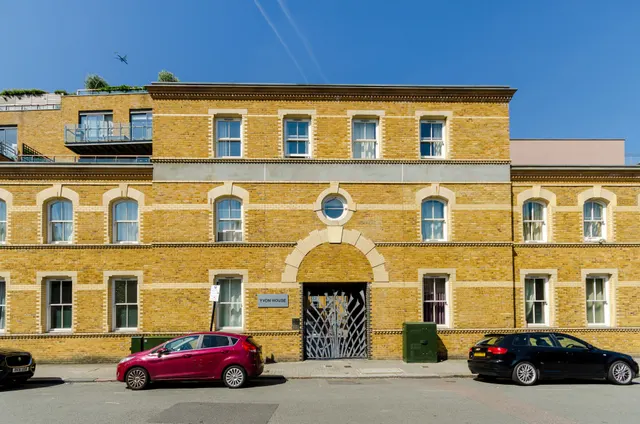 3 Yvon House, Alexandra Avenue, London, photo 1