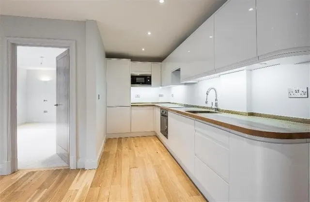 Clyston Street, Clapham, photo 1