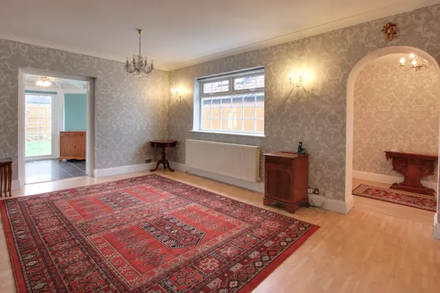 Photo 2 — Woodmere Avenue, Croydon, Croydon, CR0 7PJ