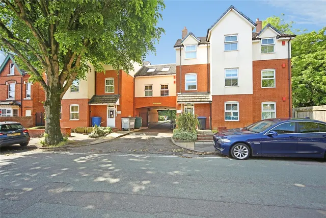 The Avenue, Acocks Green, B27, photo 1