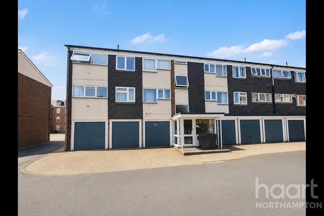 Cliftonville Court, Northampton, NN1, photo 1