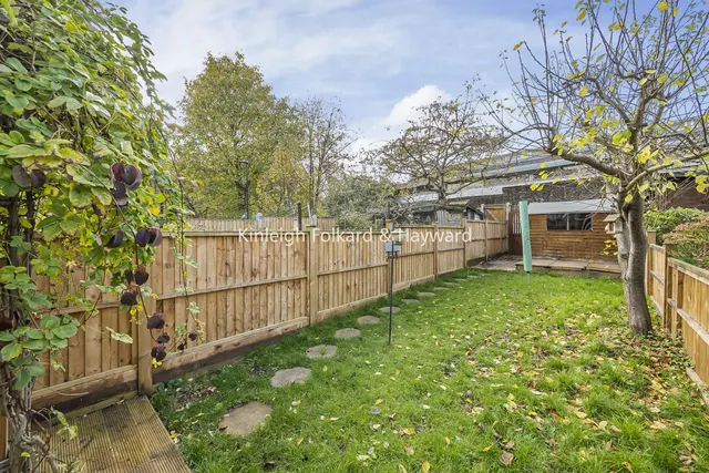 Photo 3 — Boyton Road, Crouch End, London, N8