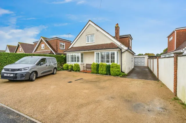 Rose Green Road, Bognor Regis, photo 1