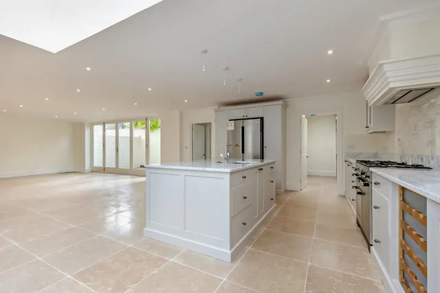 Photo 2 — Emmanuel Road, Cambridge, Cambridgeshire, CB1 1JW