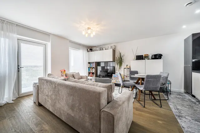 Porters Way, West Drayton, UB7, photo 1