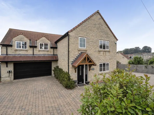 Cross Hill, Fairburn, WF11, photo 1