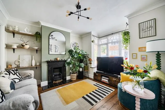 Frailey Hill, Woking, GU22, photo 1