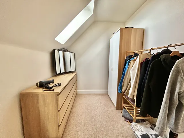 Connaught Court, HG1, photo 2