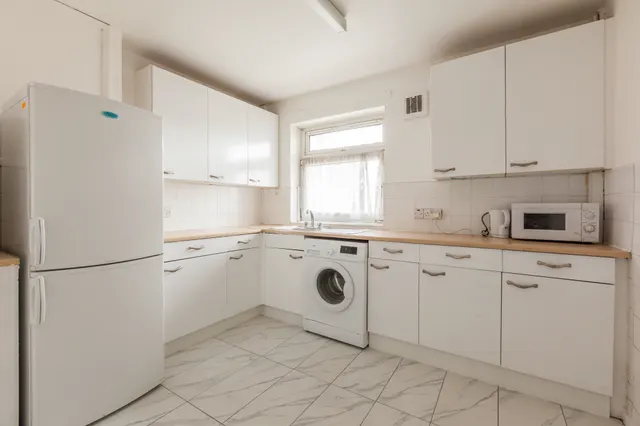 Photo 2 — 16 Gale Street, London