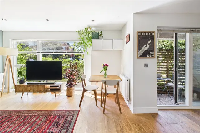 Palace Road, London, SW2, photo 1