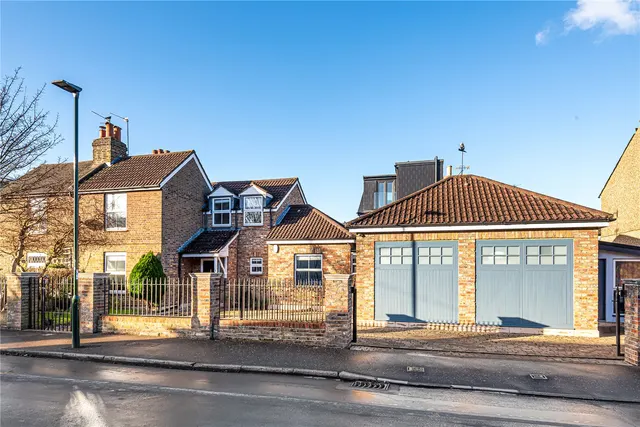 Tudor Road, Hampton, London, TW12 2NQ, photo 1