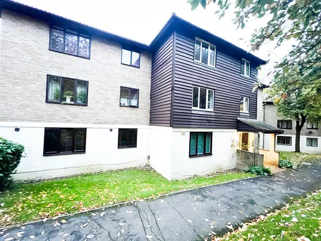Fairbairn Close, Purley, CR8, photo 1