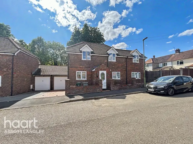 Oak Green, Abbots Langley, WD5, photo 1