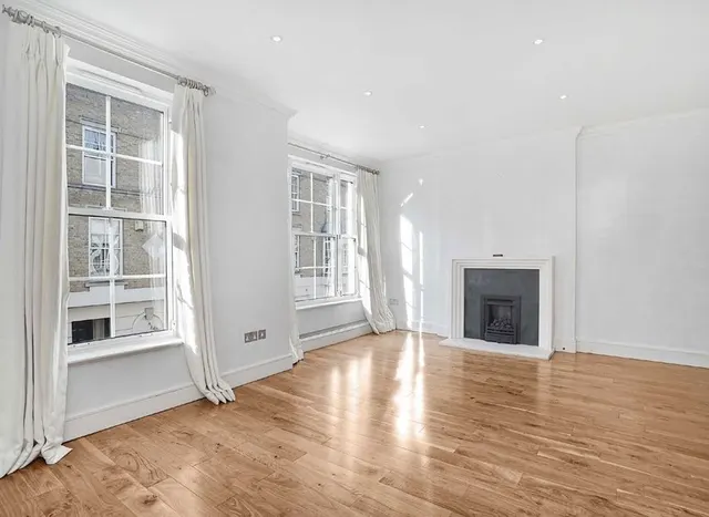 Photo 2 — Balvaird Place, London, SW1V