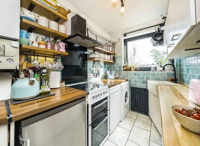 Photo 3 — Wightman Road, Finsbury Park, N8