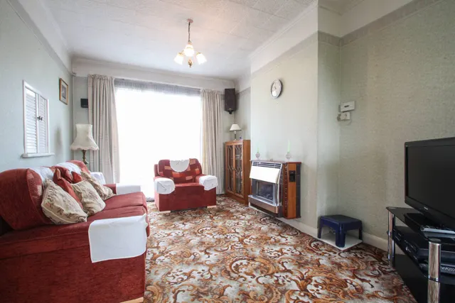 Photo 2 — Sutherland Avenue, Welling