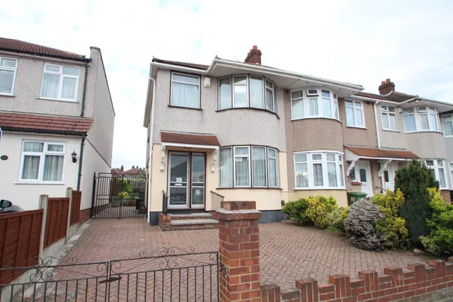 Sutherland Avenue, Welling, photo 1