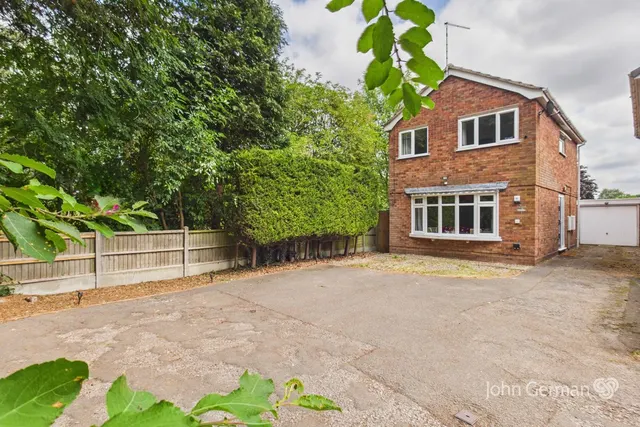 Greenacres Drive, Uttoxeter, photo 1