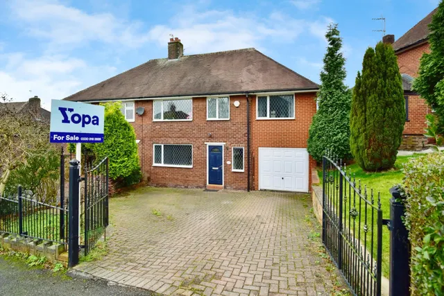 Greenbank Road, May Bank, ST5, photo 1