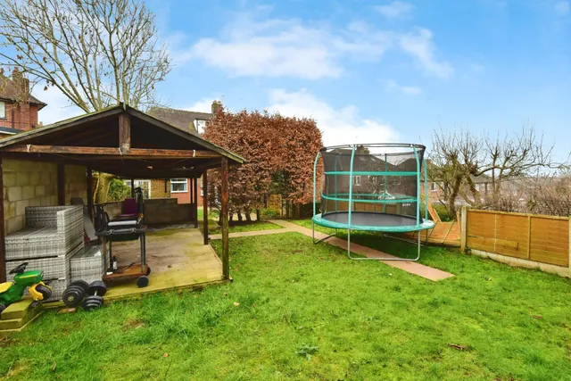 Greenbank Road, May Bank, ST5, photo 2