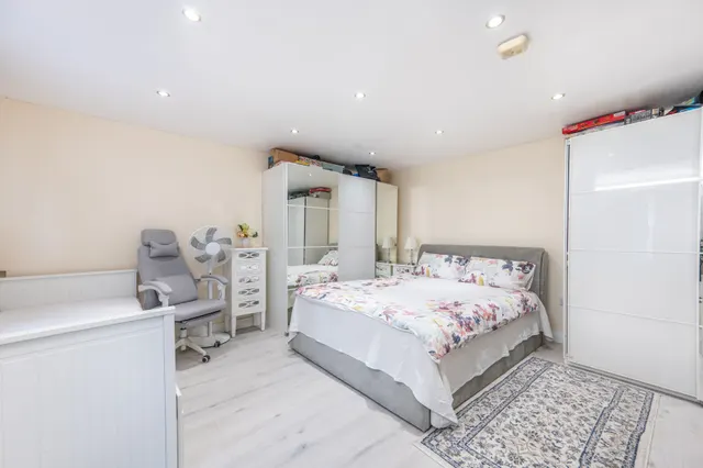 Photo 2 — Annex, 102 Eastcote Avenue, Greenford