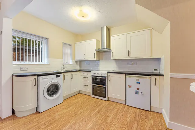 Riversdale Road, Halton, WA7, photo 3