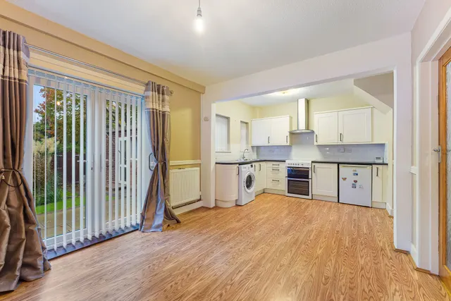 Riversdale Road, Halton, WA7, photo 2