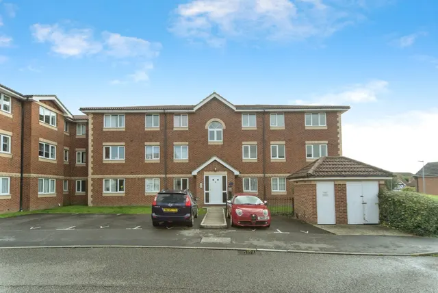 Broad Oak Close, Eastbourne, BN23, photo 1