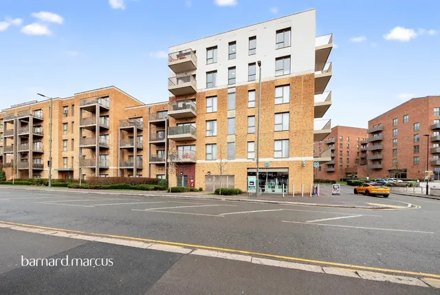 Bittacy Hill, London, photo 1
