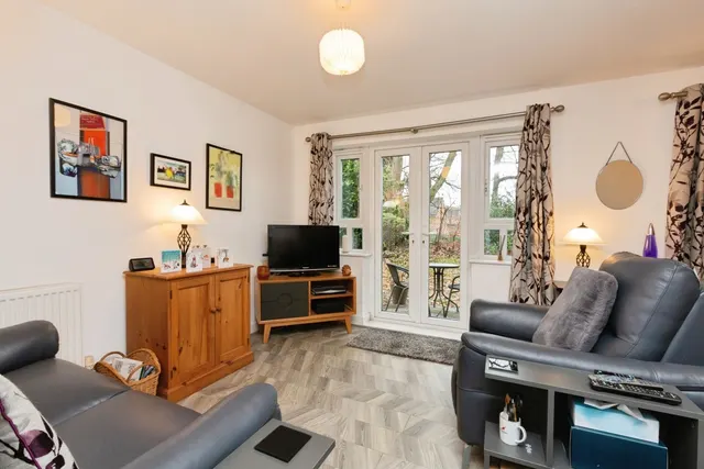 Balmoral Drive, Camberley, GU16, photo 2