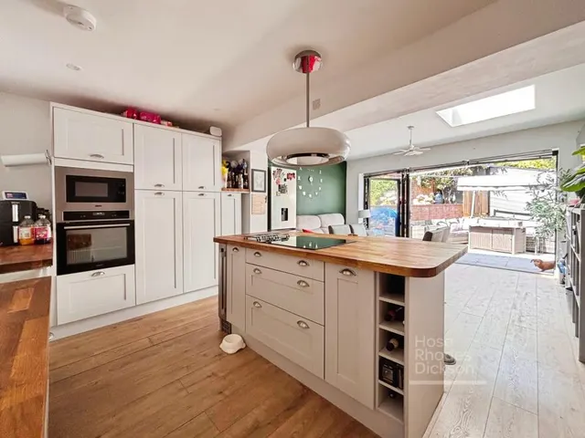 Hornbeam Close, Newport, PO30, photo 2