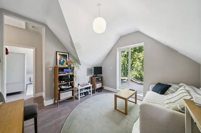 Nightingale Lane, London, SW12, photo 1