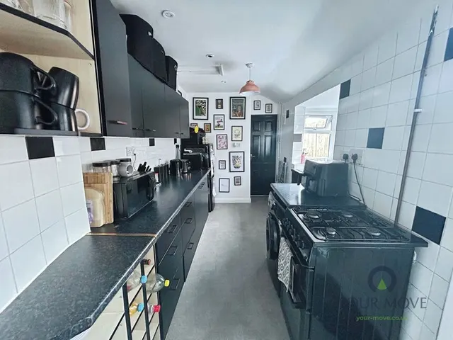 Alexandra Road, Swadlincote, DE11, photo 2