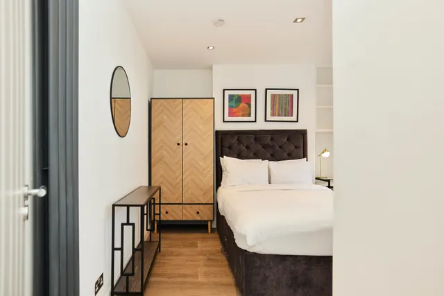 Southwark Park Road, SE16, photo 2