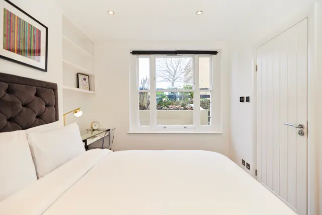 Southwark Park Road, SE16, photo 3