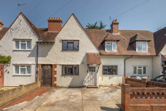 Mays Road, Teddington, TW11, photo 1