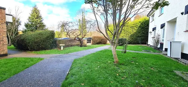 Photo 3 — Uplands Park Road, Rayleigh, Essex, SS6 8AY