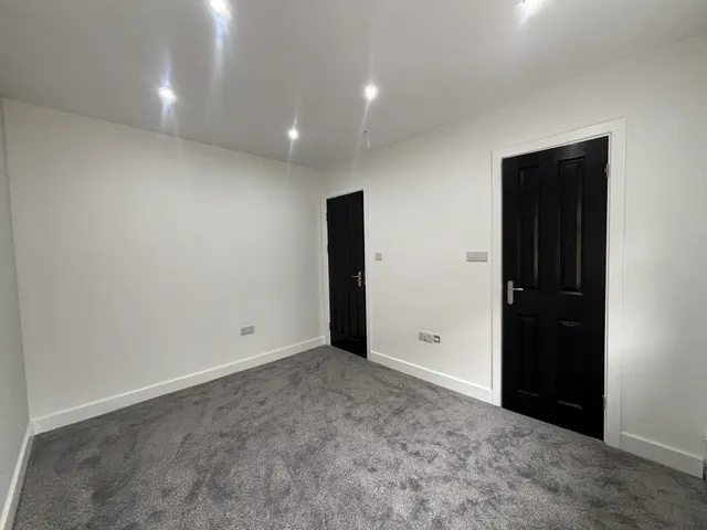 Photo 3 — Queen Margarets Road, CV4