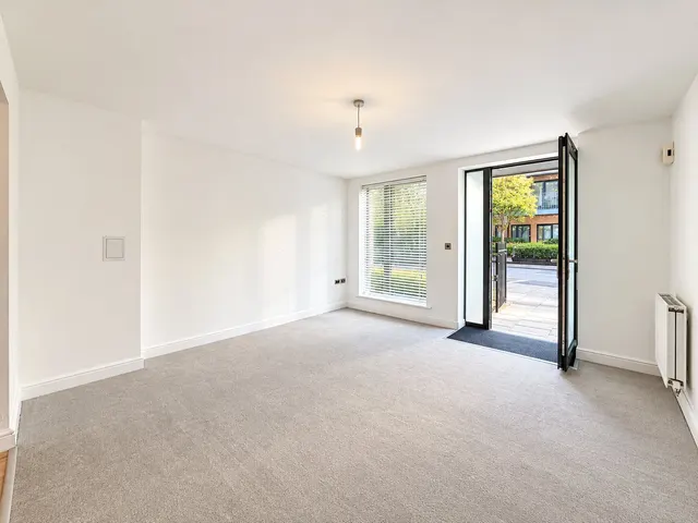 Charcot Road, Colindale, NW9, photo 3