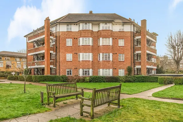 St. Leonards Road, London, SW14, photo 1