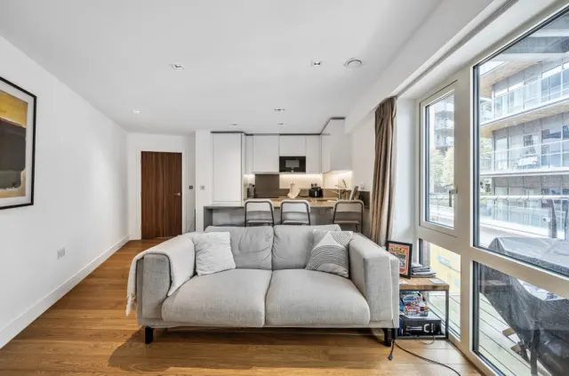 Longfield Avenue, Ealing, W5, photo 2