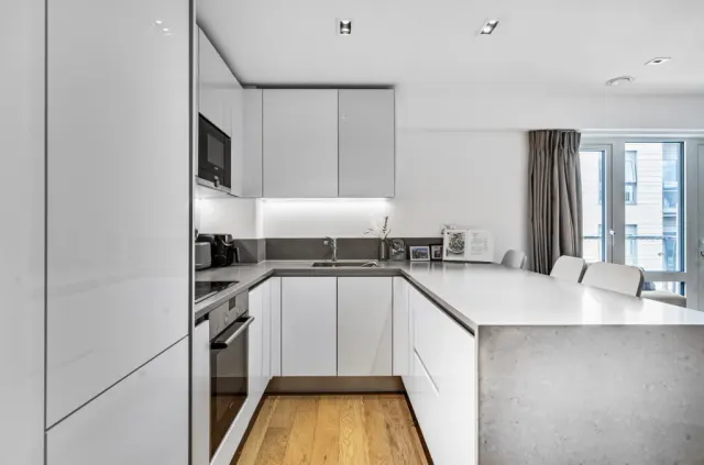 Longfield Avenue, Ealing, W5, photo 1