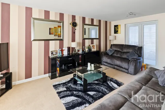Lamplight Square, Grantham, NG31, photo 3