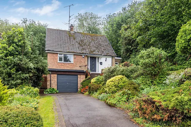 Burford Close, Marlow, SL7 3NE, photo 1