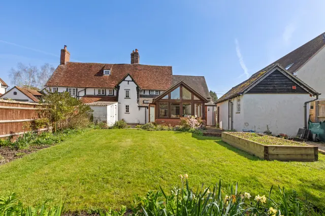The Avenue, Worminghall, HP18, photo 1