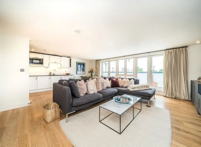 Stane Grove, Stockwell, SW9, photo 1