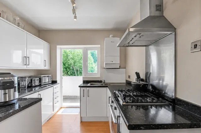 Burntwood Lane, Earlsfield, SW17, photo 3