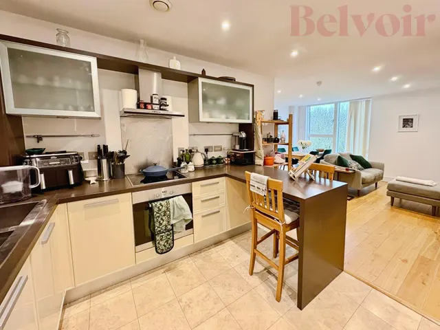 Photo 3 — Kingfisher Way, Cambridge, CB2