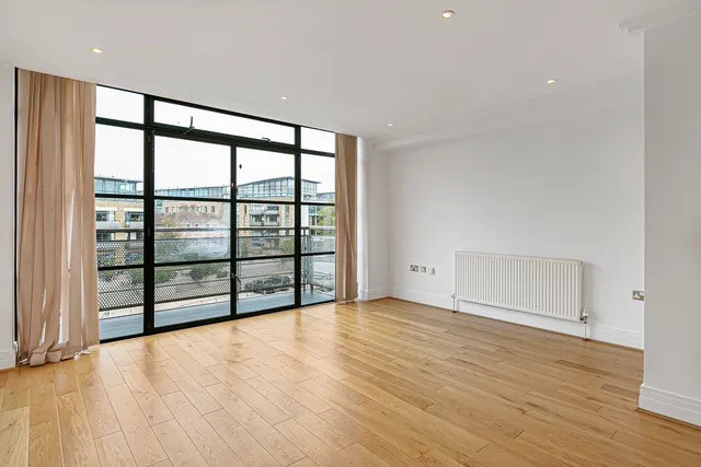 Point Wharf Lane, Brentford, TW8, photo 3